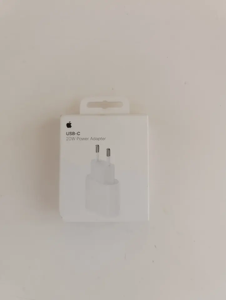 İphone 16 Adapter başlığı