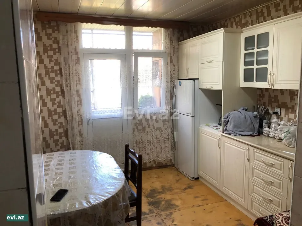 3 otaqlı 80 m² Köhnə tikili Satılır Sumqayıt 1 mik