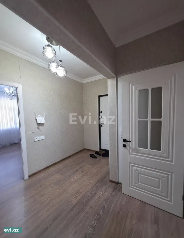 3 otaqlı 90 m² Köhnə tikili Satılır Bakıxanov qəsəbəsi