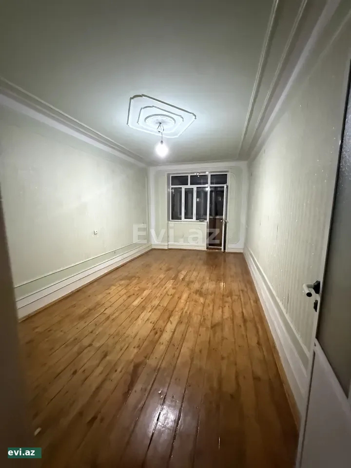 2 otaqlı 60 m² Köhnə tikili Satılır Gence