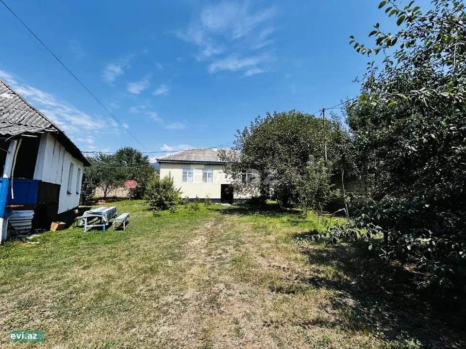 Həyət evi 170,17 m² Satılır Qebele Hezi Aslanov kuç.Ev 74 8 sot