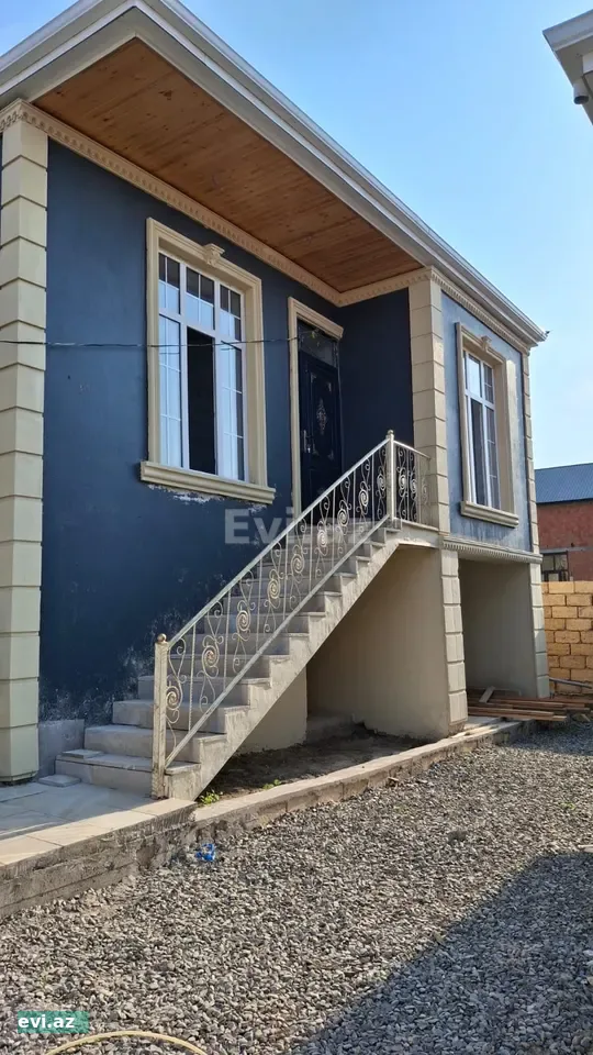 Həyət evi 95 m² Satılır Hökməli Qobu yolu Mircelal marketden yuxarida 156 A Marşurutunun