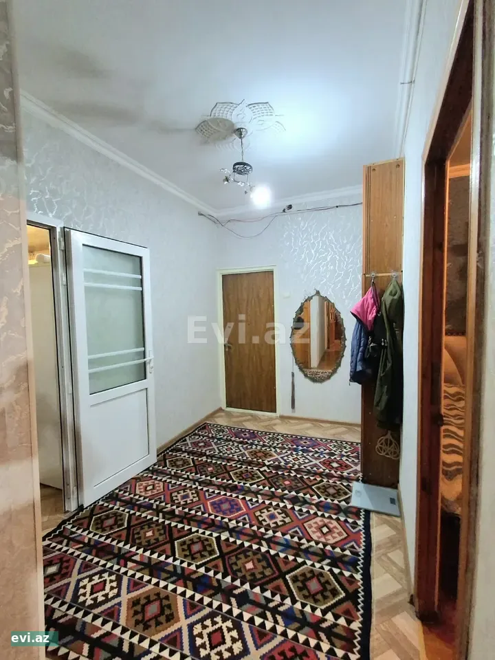 5 otaqlı 120 m² Köhnə tikili Satılır Xətai rayonu.Babək prospekti.