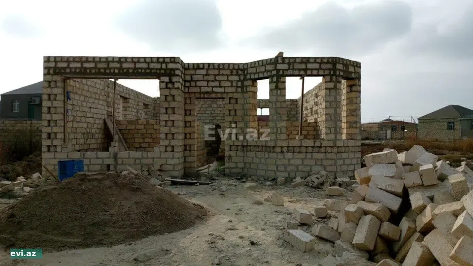 Həyət evi 130 m² Satılır Sumqayit Yasilderede 2 sotda 5 das kursulu qosa dasla ozune tikilmis