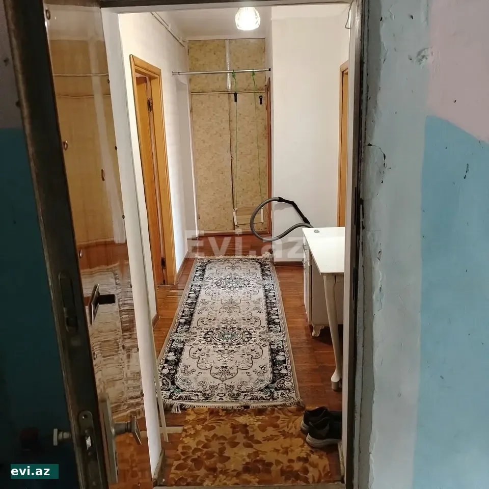 3 otaqlı 80 m² Köhnə tikili Satılır Polad Həşimov küçəsi.