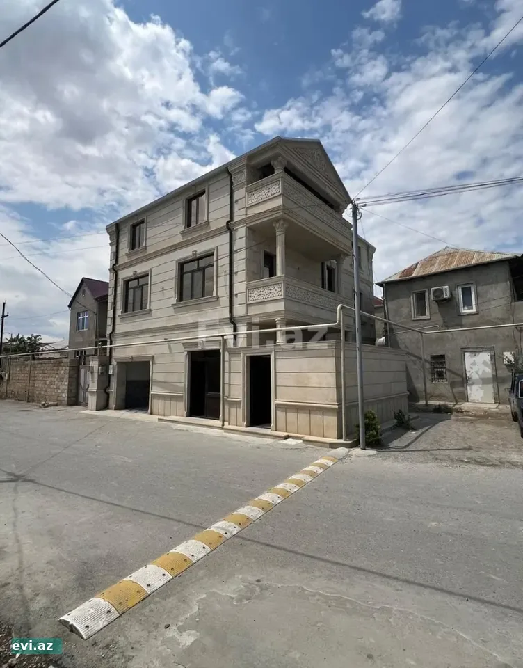 Villa 280 m² Satılır Qaradağ Rayonu Lökbatan qəsəbəsi 1.5 sot 3 mərtəbə