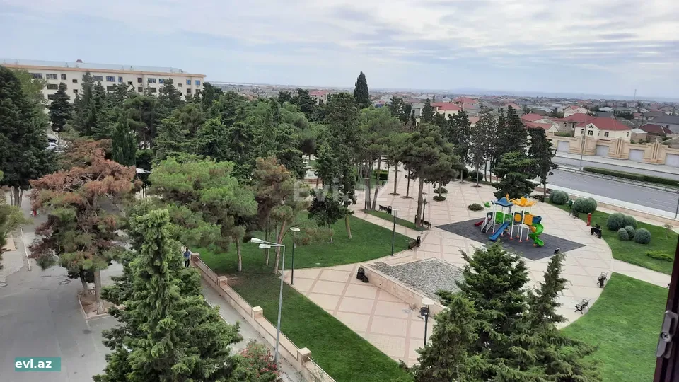3 otaqlı 72 m² Köhnə tikili Satılır Buzovna