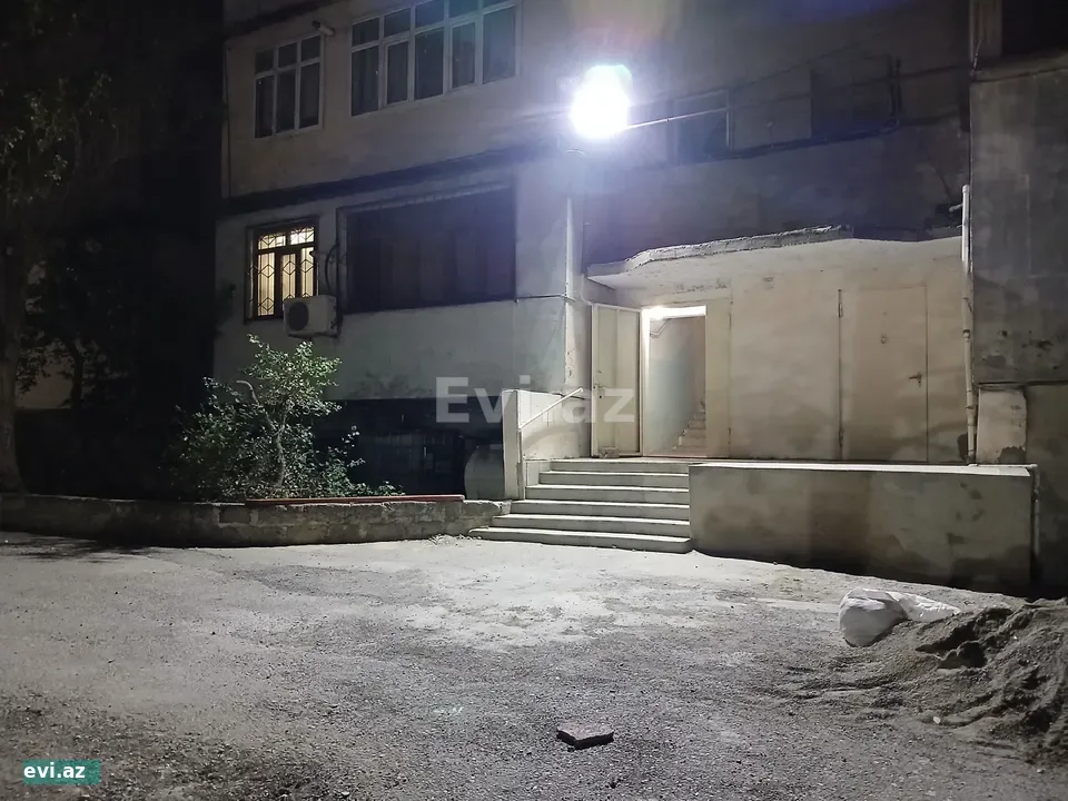 3 otaqlı 70 m² Köhnə tikili Satılır ehmedli metrosuna yaxin