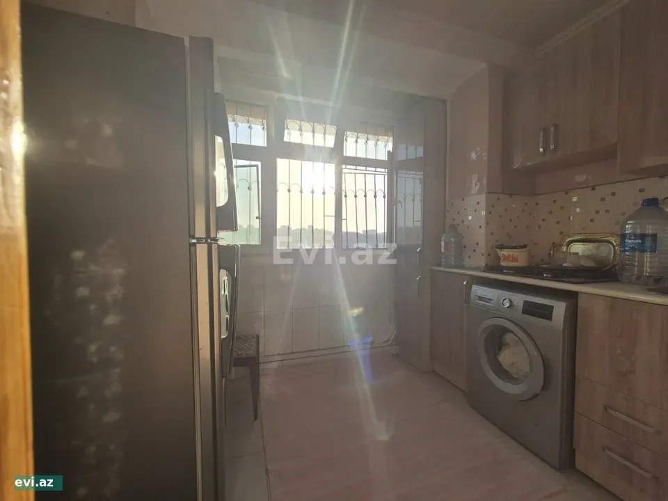 3 otaqlı 65 m² Köhnə tikili Satılır Qaraçuxur qəsəbəsi.