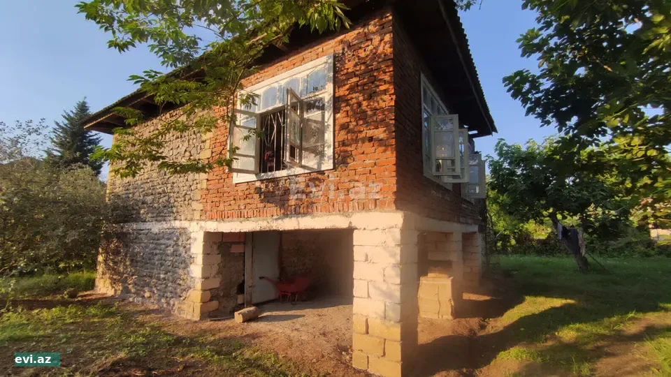 Həyət evi 25,0000 m² Satılır Astara rayonu serek kəndi 25 sot 2 mərtəbə
