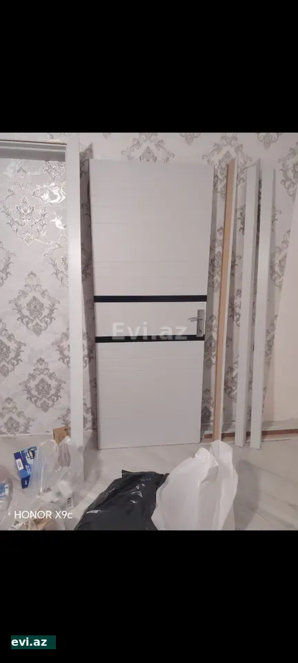 Pəncərələr, qapılar, eyvanlar