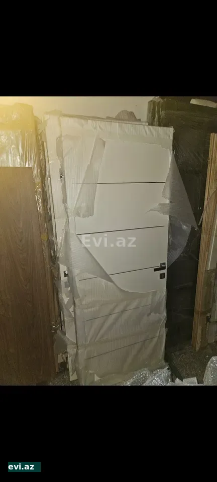 Pəncərələr, qapılar, eyvanlar