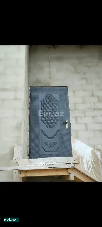 Pəncərələr, qapılar, eyvanlar