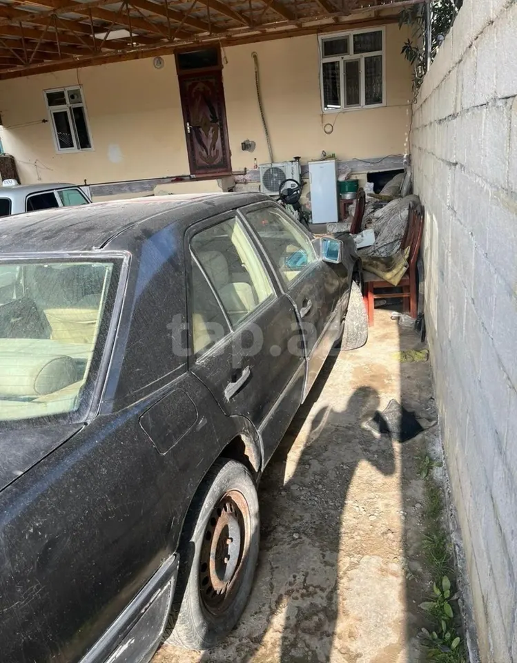 Mercedes E 200 ili 1987 yürüş 585247km