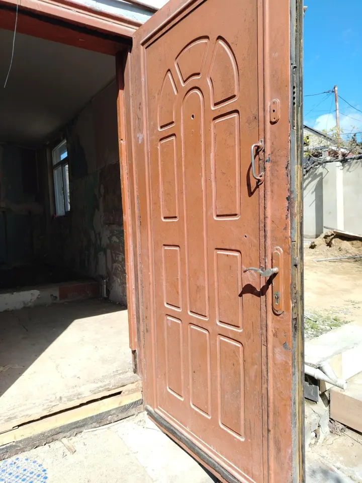 Pəncərələr, qapılar, eyvanlar