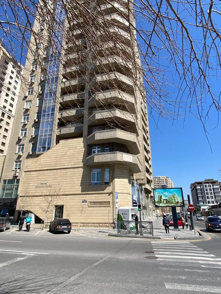 3 otaqlı 133 m² 28 may küçəsi Yeni Tikili Satılır