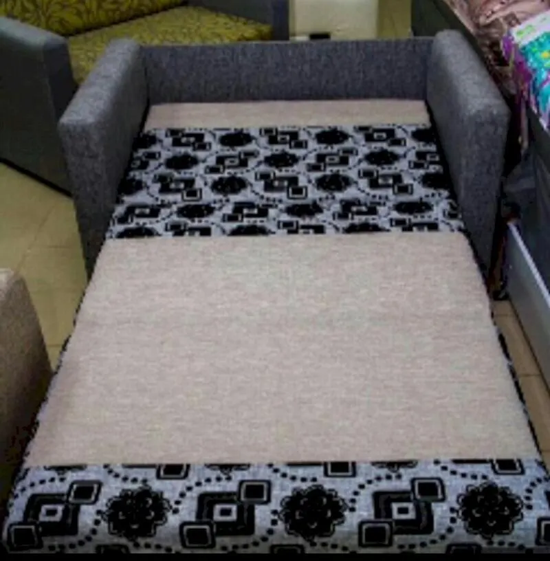 Divan Taxt