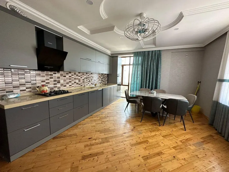 3 otaqlı 165 m² Yeni Yasamal Yeni Tikili Kirayə verilir