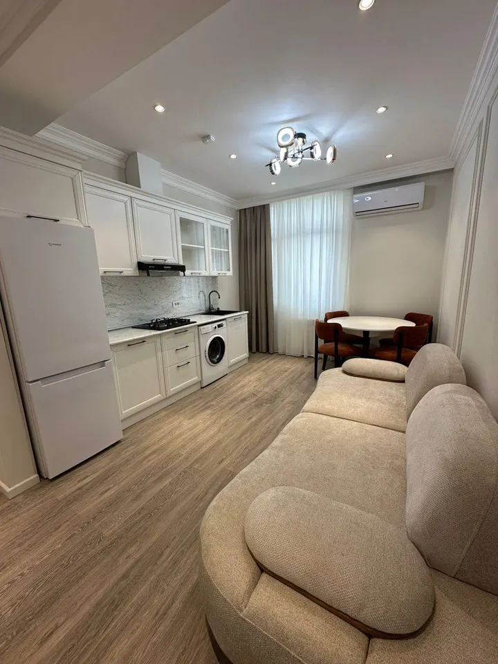 2 otaqlı 61 m² İnşaatçılar m. Yeni Tikili Kirayə verilir