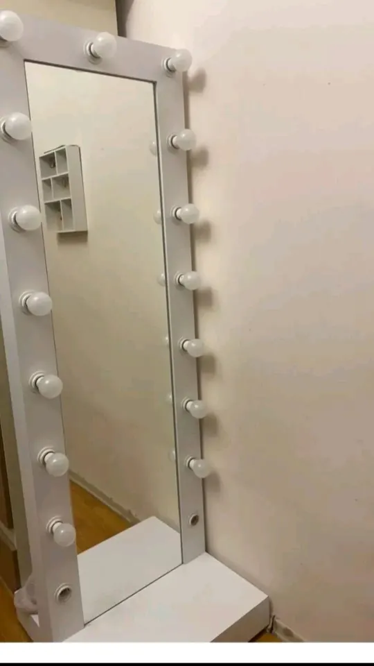 Reklam ücün güzgü satilir