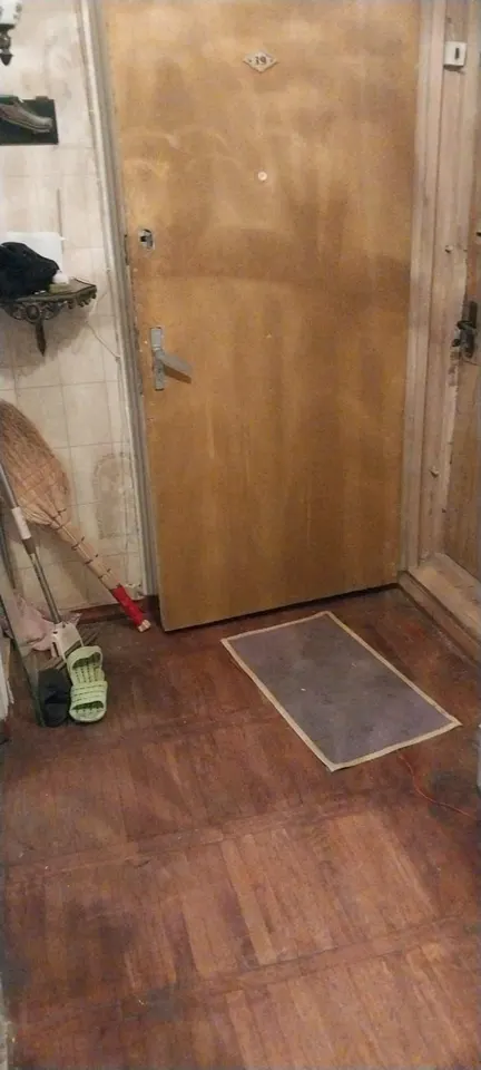 2 otaqlı 60 m² Köhnə tikili qara Qarayev 13 Ruslan market 93  Satılır