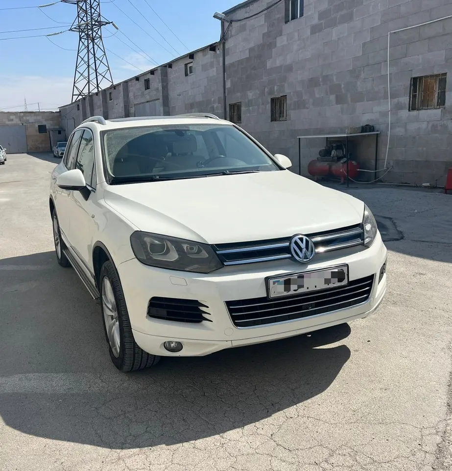 Volkswagen  Toureg  , 2011 il