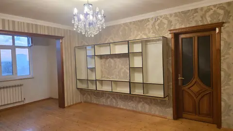 4 otaqlı 80 m² Köhnə tikili Satılır 9mkr Parkin yaninda