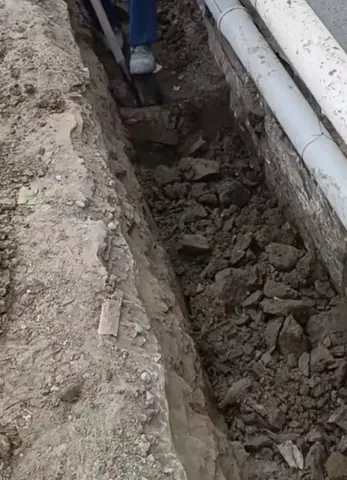 Partlamış və çatlamış evlərin pərbası