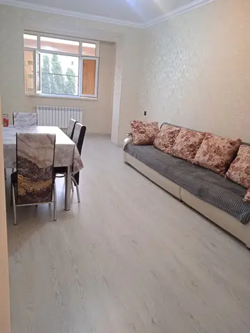3 otaqlı 65 m² 11 ci mkr  Köhnə tikili Kirayə verilir