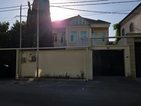 Həyət evi 240 m²