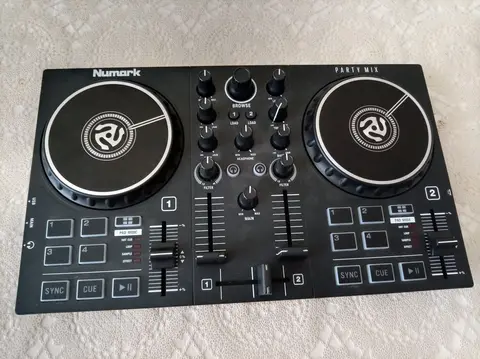 Numark Party Mix Dj Aparatı