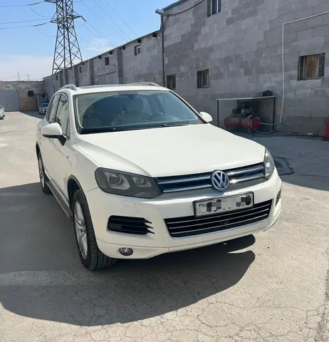 Volkswagen  Toureg  , 2011 il